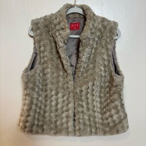 Elle Women’s Faux Fur Vest‎ Tan Rose Swirl Pattern Texture Size XL